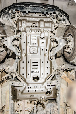 Toyota Prado LC120 Dolna strona podwozia Aluminiowy stop pokrywa silnika