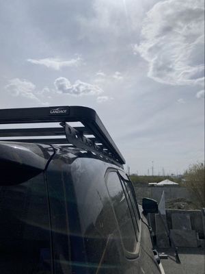 AL6063 SS304 Czarny stojak dachowy dla Toyota Land Cruseir LC300 Akcesoria ze stopu aluminium