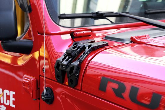 Czarne klamry do montażu oświetleniowej do anodowania dla stopów aluminium Wrangler JL