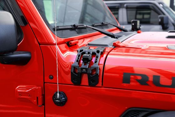 Czarne klamry do montażu oświetleniowej do anodowania dla stopów aluminium Wrangler JL