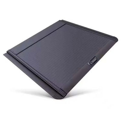 Wykonanie operacji &quot;Roll Up Operation Hard Type Car Offroad Universal Aluminium Folding Truck Bed Cover&quot;
