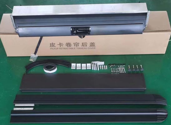 Wykonanie operacji &quot;Roll Up Operation Hard Type Car Offroad Universal Aluminium Folding Truck Bed Cover&quot;
