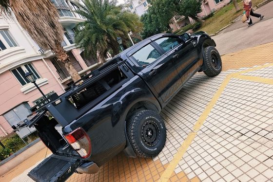 Dostosowywalne łóżko z aluminium, zapięte na górę, dla ciężarówki Ford Ranger 4x4 z 2023 roku