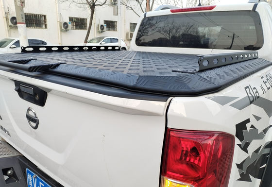 NP300 Navara Twarda, wyciągająca się pokrywka Tonneau