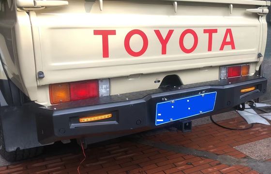 TOYOTA TRUCK LC79 tylne zderzaki w kolorze czarnym z materiałem stalowym i akcesoriami