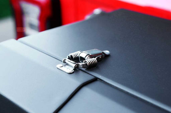 Pojemnik aluminiowy z tylną bramą dla Jeep Wrangler