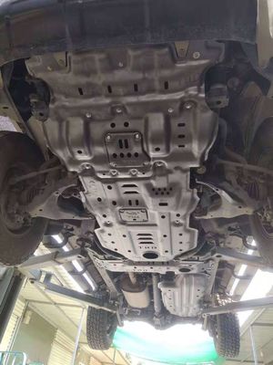 4 Runner LTD Radiator Skid Plate 5 mm Auto Underbody Ochrona przed rdzeniem