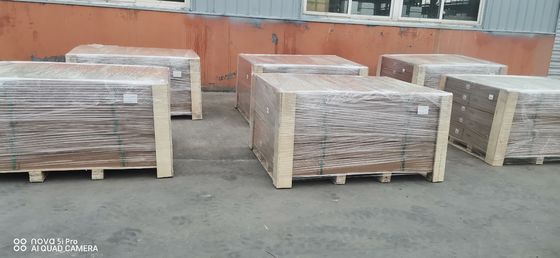 Zwiększ zdolności LC200 w terenie z dostosowanym zestawem podnośników dachowych Slimline II