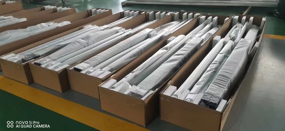 Zwiększ zdolności LC200 w terenie z dostosowanym zestawem podnośników dachowych Slimline II