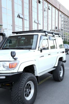 Toyota Lc 76 4x4 Akcesoria do pojazdów Raki na płaskim dachu z powłoką napędową i aluminium