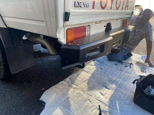 Toyota LC79 tylny zderzak z nośnikiem opon Jerrycan Holder Winch Bull Bar zderzak przedni