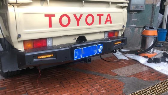 Toyota LC79 tylny zderzak z nośnikiem opon Jerrycan Holder Winch Bull Bar zderzak przedni
