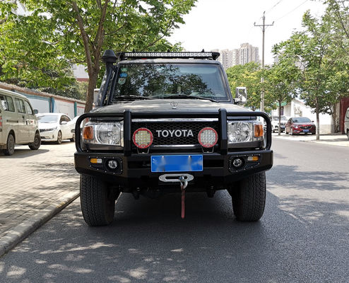 Toyota LC79 Części samochodowe Winch Bull Bar Front Bumper z nośnikiem opon Jerry Can Holder