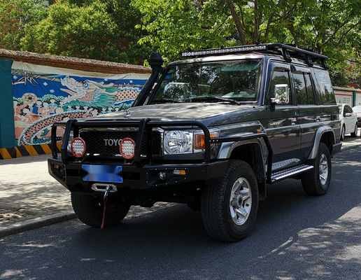Toyota LC79 Części samochodowe Winch Bull Bar Front Bumper z nośnikiem opon Jerry Can Holder