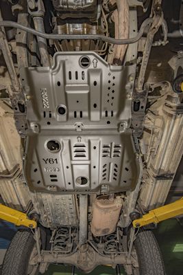 Czarny 4x4 Akcesoria zewnętrzne Stop aluminiowy Nissan Patrol Y61 Płytka obronna silnika Płytka ochrona podwozia