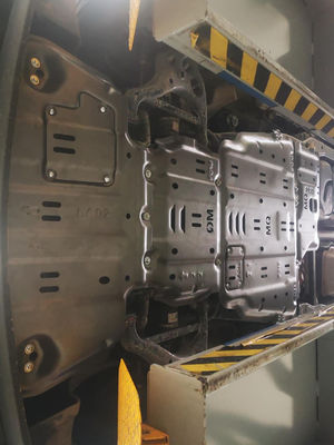 Specjalnie dopasowana Ford RAPTOR F150 3D Skid Plate w stopzie aluminium do opancerzenia podwozia