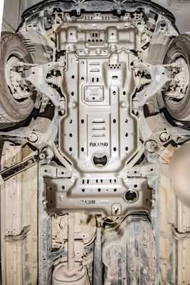 Ochrona zbiornika paliwa i skrzyni przesyłowej dla Toyota Prado LC120 w kolorze pomarańczowym