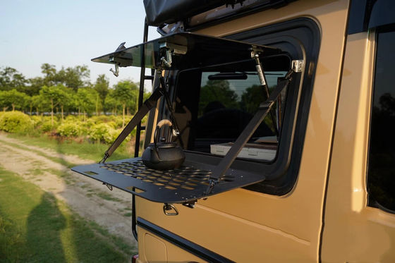 Czarne okna skrzydłowe dla kempingowego pojazdu lądowego G-CLASS W463