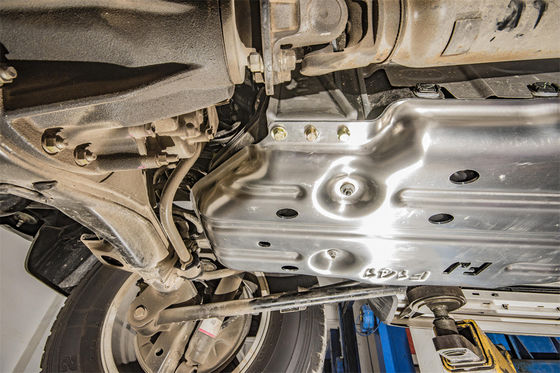 Podwozie samochodu 4x4 Zewnętrzny dostęp Dries Aluminium Stopy Stalowe FJ Cruiser Podwozie Skid Plate Motor Guard