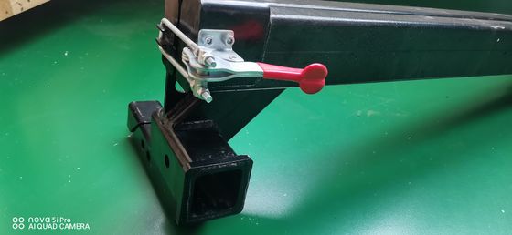 Ciągłe koła czarne, zaprojektowane i wyprodukowane przez Custom Metal Fabrication